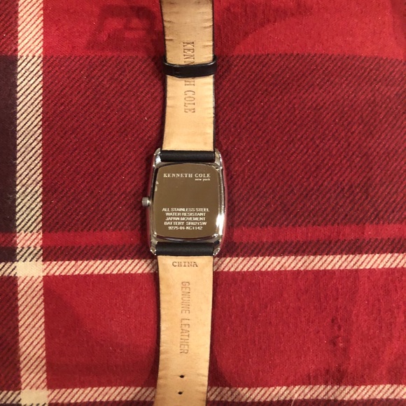 Kenneth Cole men’s leather watch - Picture 2 of 2